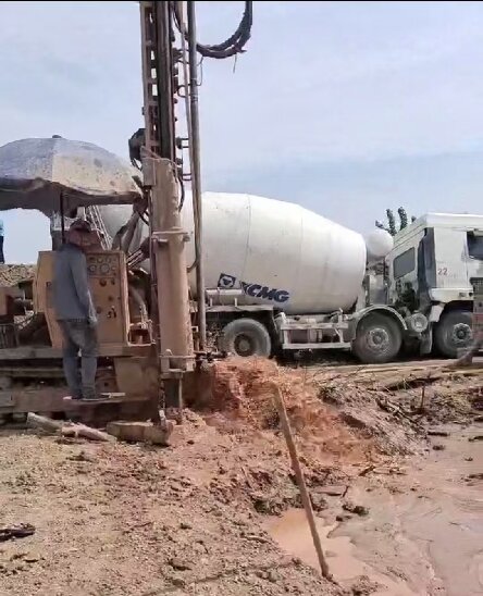 远安岩石井施工